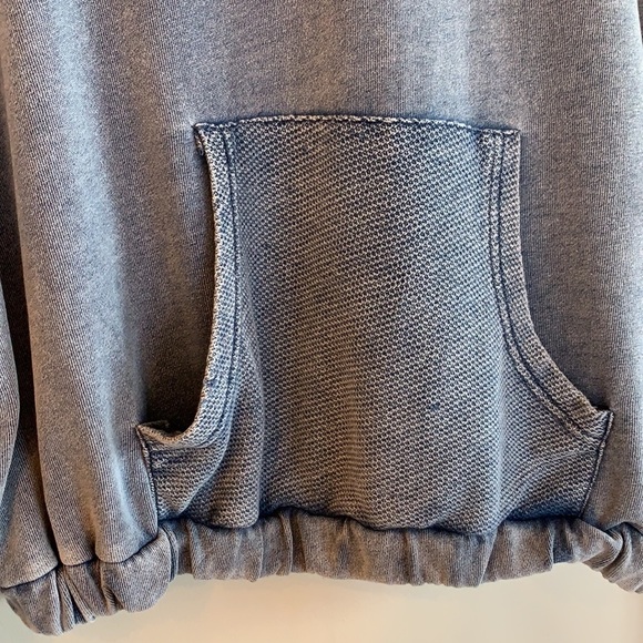 💕HP💕Vintage Havana light denim wash long sleeve hoodie - Picture 10 of 15